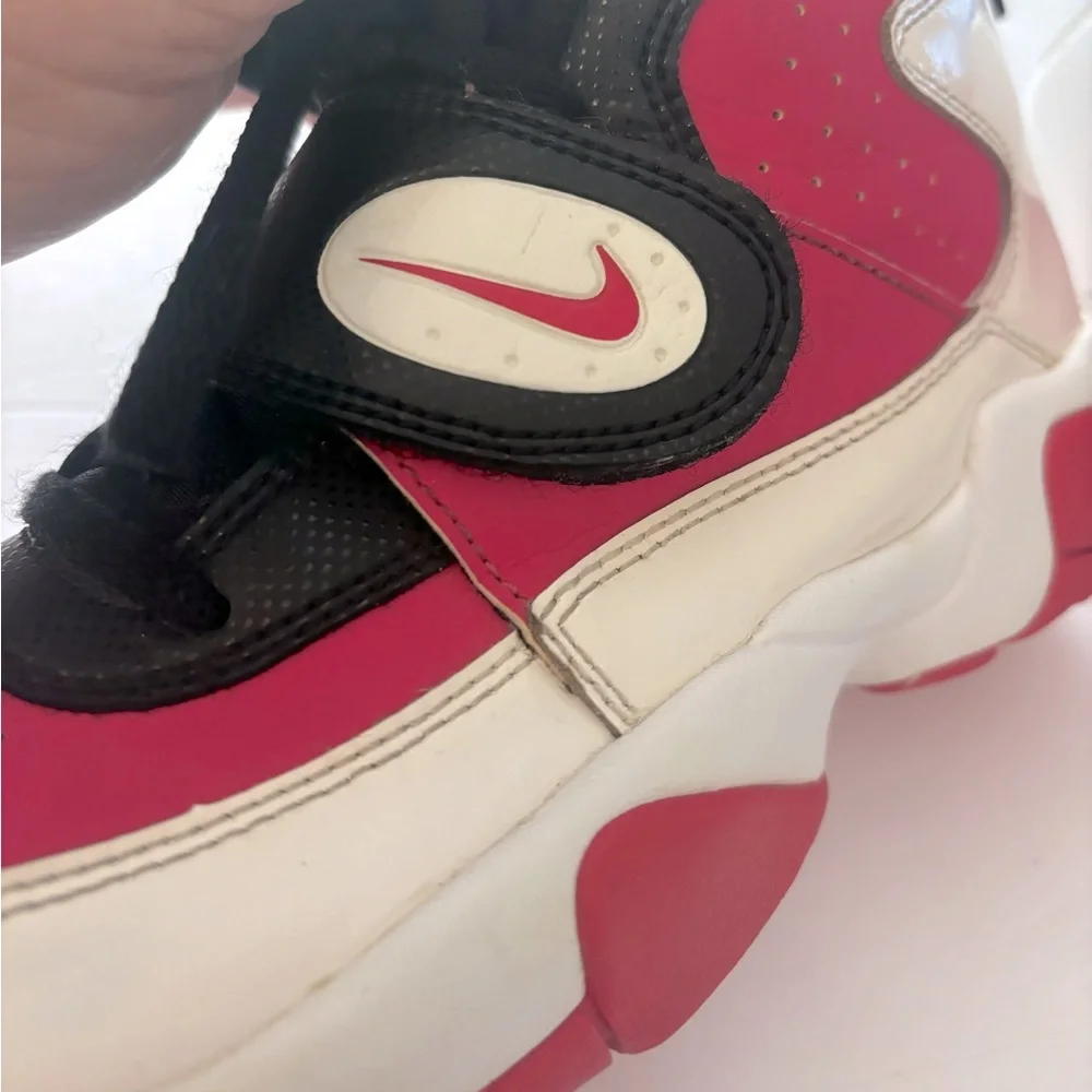 Nike youth girl athletic ankle support tennis shoes.size 1.5Y color pink/black.